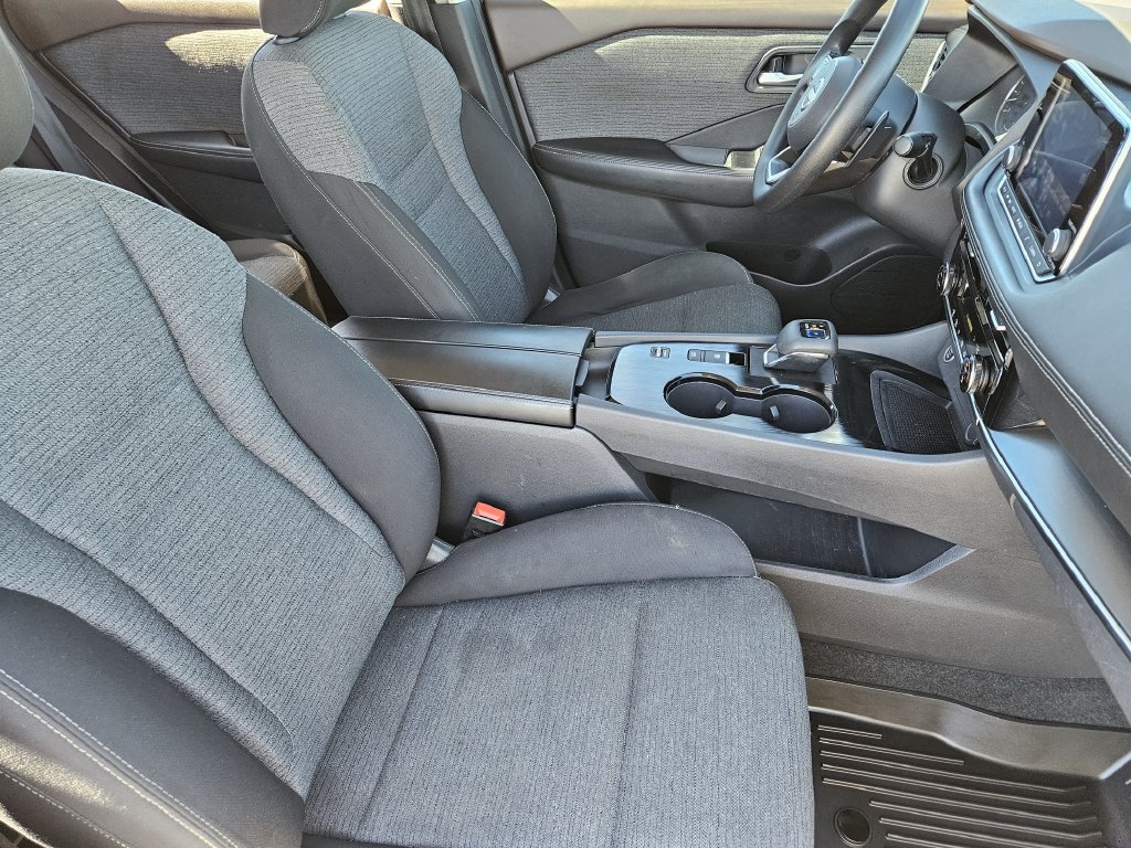 Used 2022 Nissan Rogue SV FWD image 10