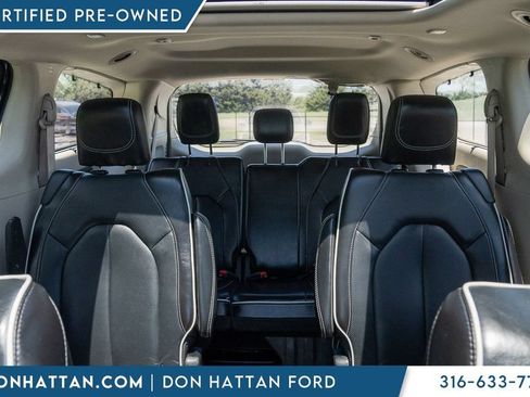 Used 2023 Chrysler Pacifica Limited FWD image 19