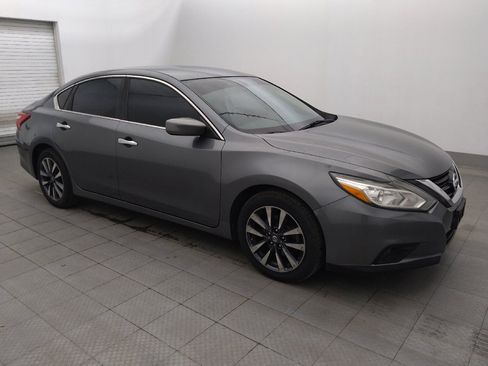 Used 2017 Nissan Altima 2.5 SV FWD image 11