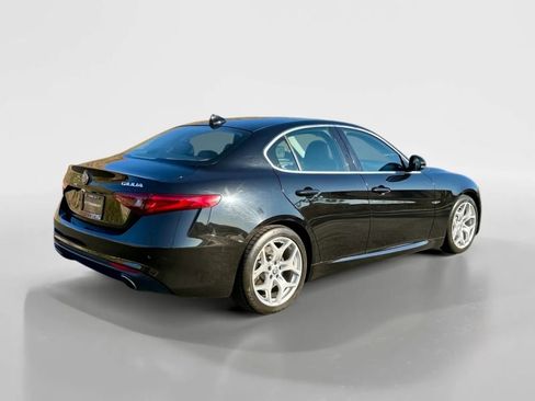 Used 2018 Alfa Romeo Giulia Ti image 5