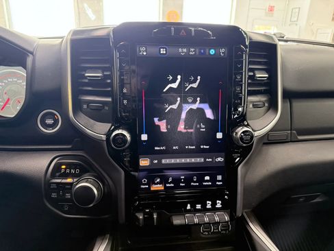 Used 2022 RAM 1500 Big Horn AWD/4WD image 12