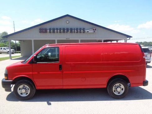 Used 2024 Chevrolet Express 2500 w/ Driver Convenience Package RWD image 2