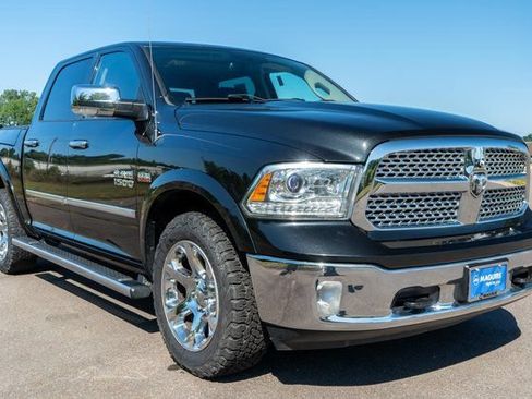 Used 2018 RAM 1500 Laramie w/ Convenience Group AWD/4WD image 4