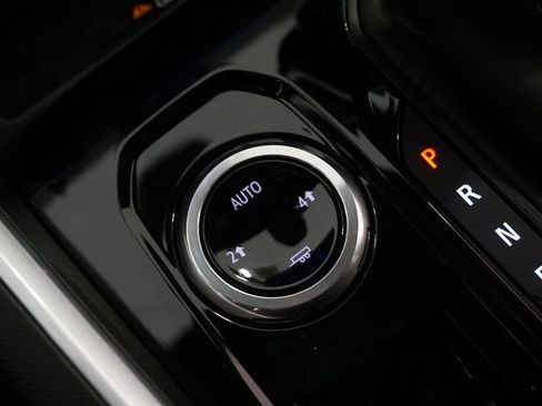 Certified 2025 Chevrolet Colorado LT w/ LT Convenience Package image 16