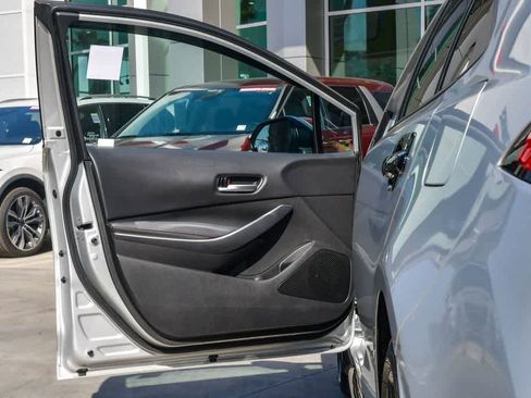 Used 2023 Toyota Corolla SE w/ SE Premium Package image 19