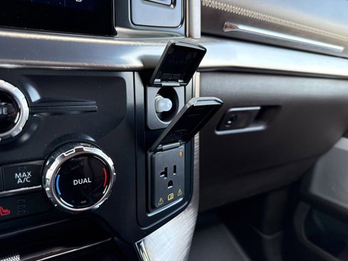 Used 2025 Ford F150 King Ranch w/ FX4 Off-Road Package image 28