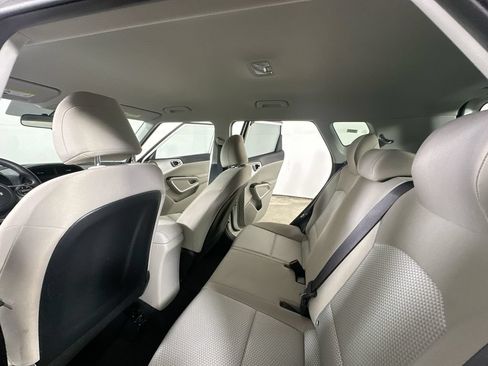 Used 2025 Kia Soul LX w/ LX Technology Package FWD image 12