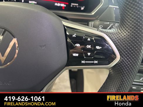 Used 2023 Volkswagen Tiguan SE R-Line image 18