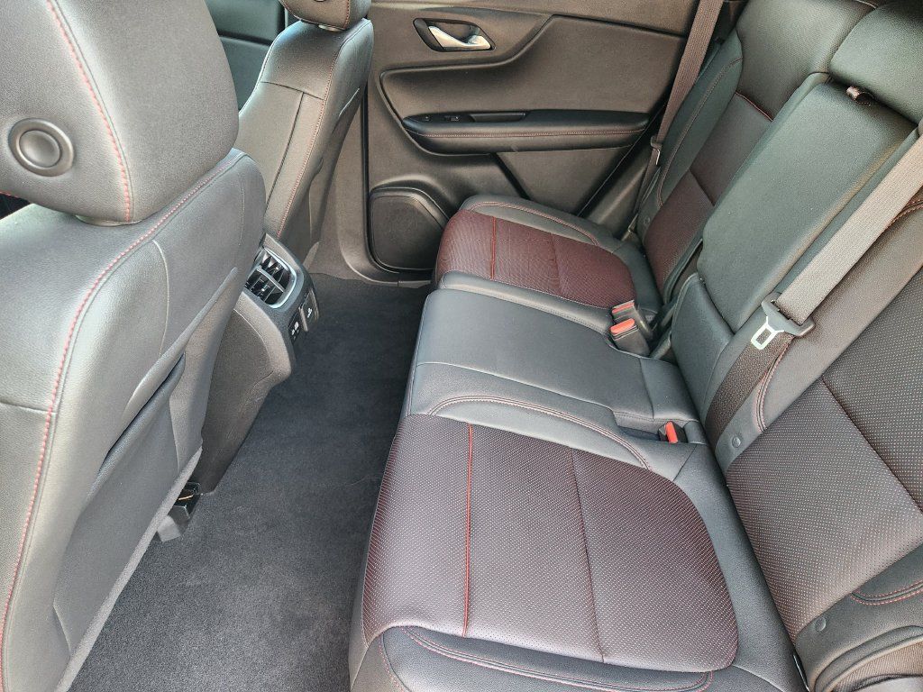 Used 2023 Chevrolet Blazer RS w/ Driver Confidence II Package FWD image 31