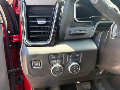 Used 2024 GMC Sierra 3500 Denali w/ Denali Reserve Package AWD/4WD image 12