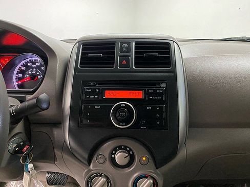 Used 2013 Nissan Versa SV image 27