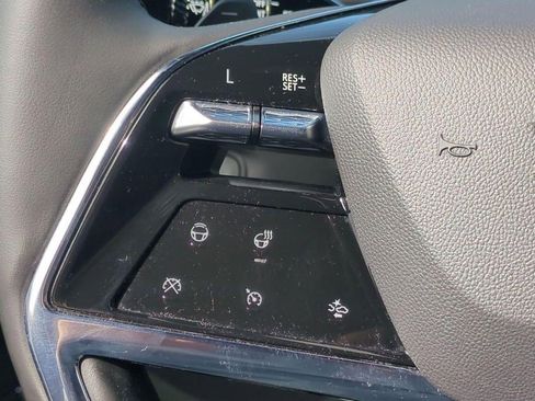 Certified 2025 Cadillac Escalade ESV Luxury RWD image 23