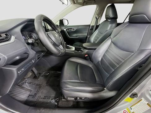 Certified 2019 Toyota RAV4 XLE Premium w/ Carpet Mat Package FWD image 21