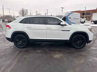 Used 2022 Volkswagen Atlas Cross Sport SE video 2