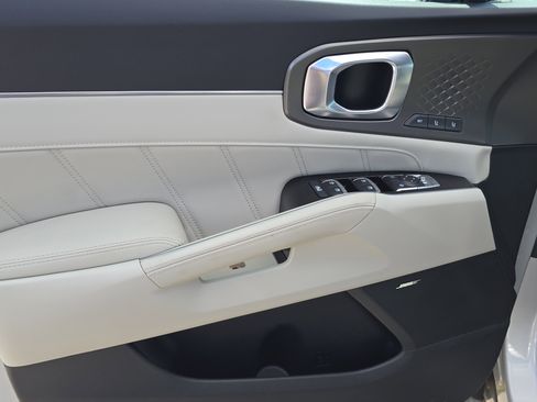 Certified 2025 Kia Sorento SX Prestige image 19