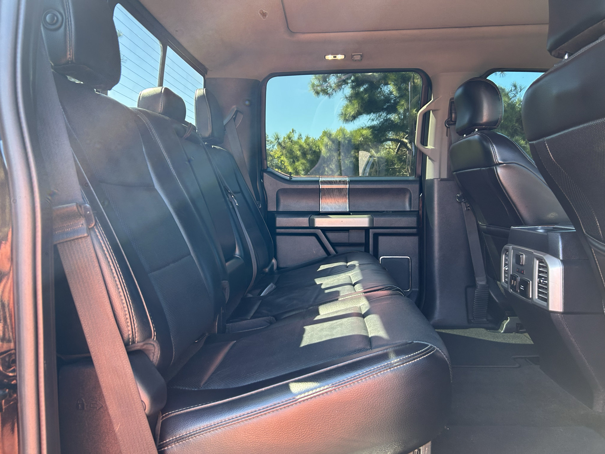 Used 2017 Ford F250 Lariat w/ Lariat Ultimate Package AWD/4WD image 11