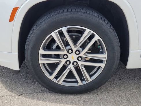 Used 2023 Chevrolet Traverse High Country AWD/4WD image 13