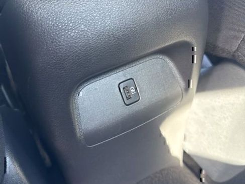 Used 2024 Nissan Sentra SV FWD image 14
