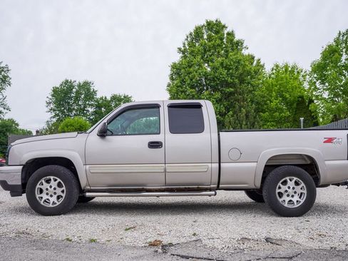 Used 2006 Chevrolet Silverado 1500 LT w/ Light Duty Power Package AWD/4WD image 3