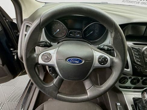 Used 2014 Ford Focus SE w/ SE Winter Package image 11