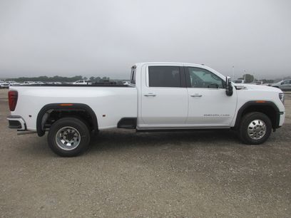 New 2026 GMC Sierra 3500 Denali w/ Denali Reserve Package