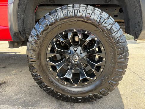 Used 2016 RAM 2500 Tradesman w/ Chrome Appearance Group image 17