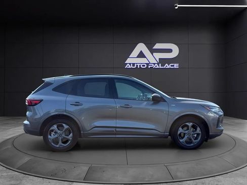Used 2024 Ford Escape ST-Line w/ Tech Pack #1 FWD image 8
