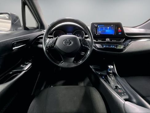 Used 2018 Toyota C-HR XLE FWD image 9