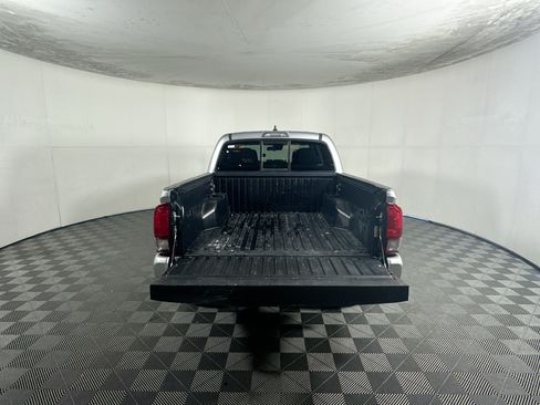 Used 2022 Toyota Tacoma SR w/ SR Convenience Package RWD image 30