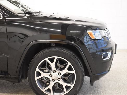 Used 2019 Jeep Grand Cherokee Overland AWD/4WD image 13