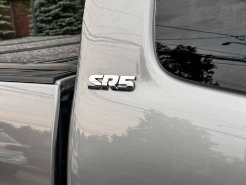 Used 2016 Toyota Tacoma SR5 w/ Towing Package AWD/4WD image 10