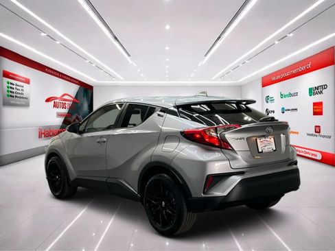 Used 2020 Toyota C-HR LE FWD image 5
