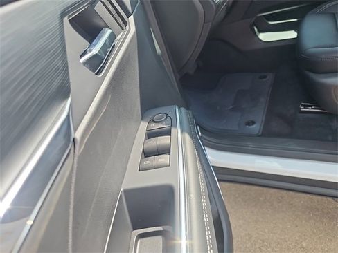 New 2025 GMC Acadia Elevation w/ Elevation Premium Package image 11