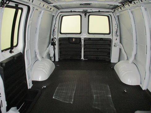 New 2025 GMC Savana 3500 image 26