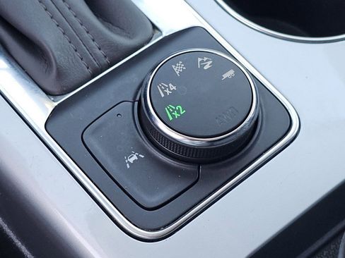 Used 2024 Chevrolet Blazer LT AWD/4WD image 9