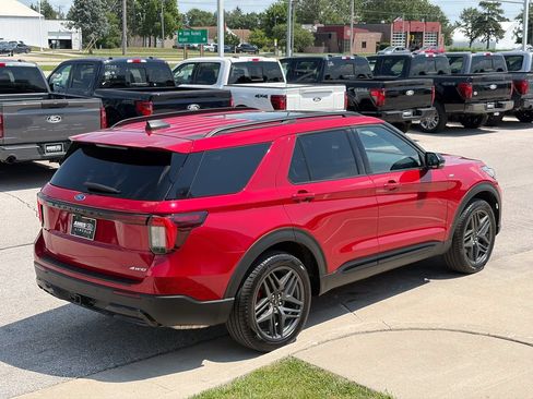 Used 2025 Ford Explorer ST-Line w/ Premium Package AWD/4WD image 6