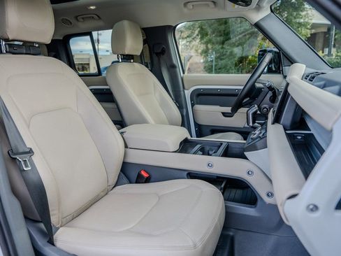 Used 2024 Land Rover Defender 130 S image 24