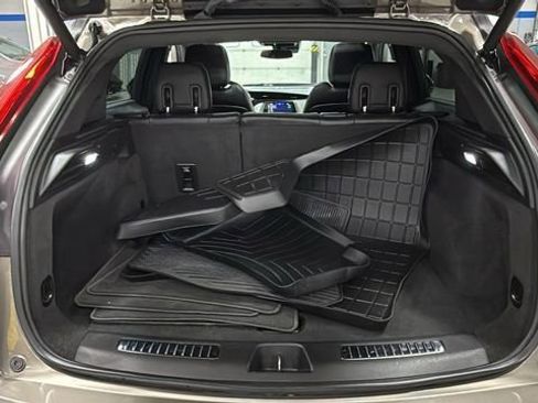 Used 2020 Cadillac XT4 Premium Luxury w/ Cold Weather Package image 7