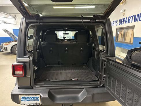 Used 2018 Jeep Wrangler Unlimited Sport S AWD/4WD image 27
