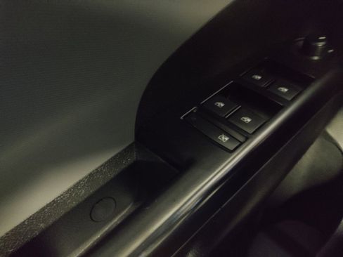 Used 2020 Chevrolet Sonic LT w/ Convenience Package image 27