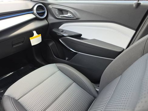 New 2026 Chevrolet Trax LT w/ Driver Confidence Package FWD image 17