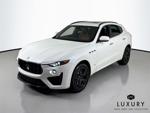 Used 2019 Maserati Levante S GranSport image 3