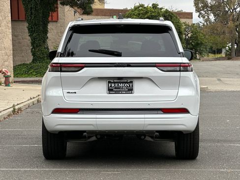 New 2026 Jeep Grand Cherokee Limited AWD/4WD image 4