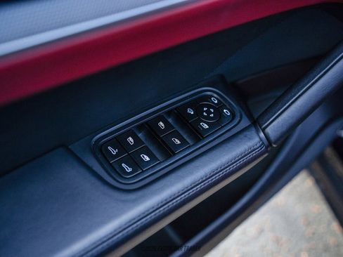 Used 2024 Porsche Cayenne S image 41