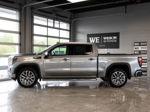 Used 2025 GMC Sierra 1500 Denali w/ Denali Reserve Package AWD/4WD image 1