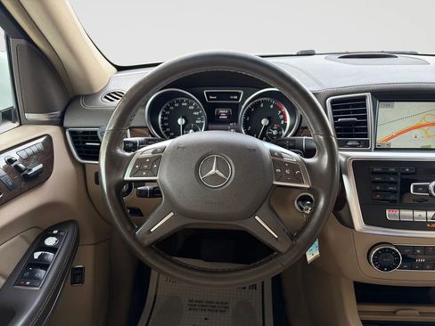 Used 2014 Mercedes-Benz GL 450 4MATIC image 19