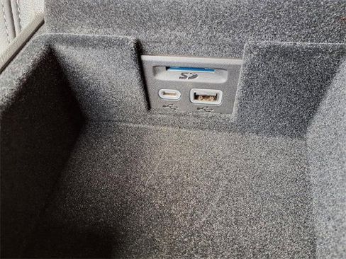 Used 2022 Cadillac XT5 Premium Luxury image 12