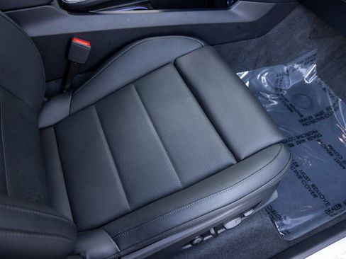 Certified 2025 Porsche Macan 4 Electric image 50