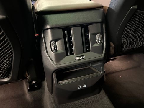 Used 2025 BMW X3 xDrive30i w/ Premium Package image 32