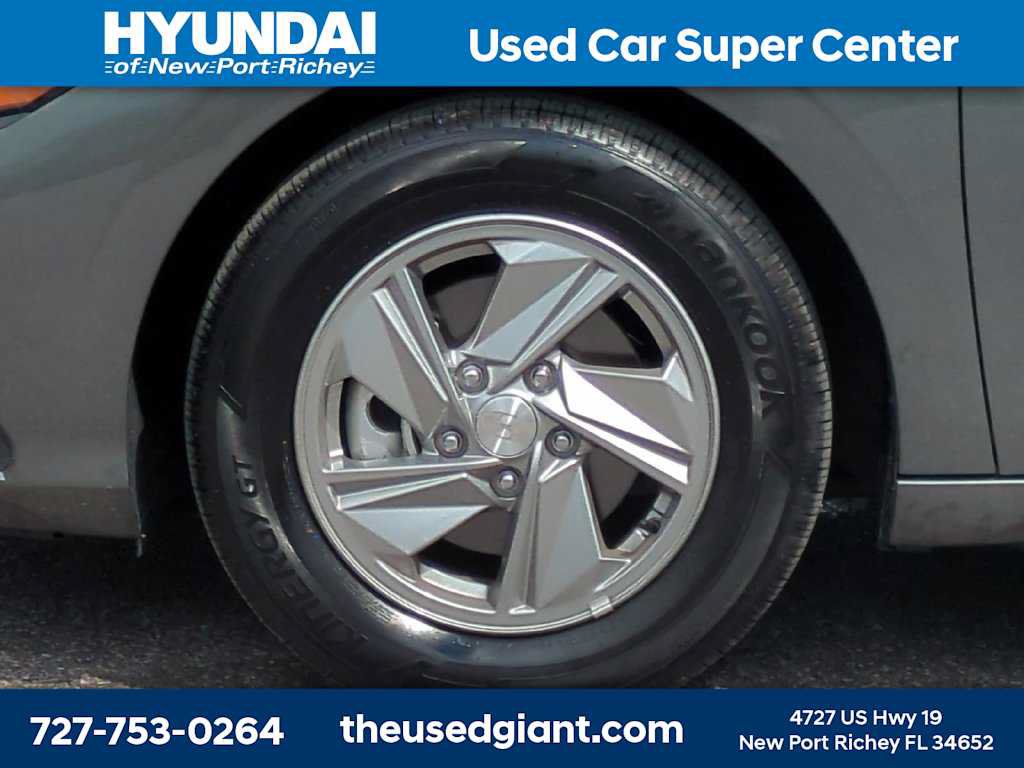 Certified 2026 Hyundai Elantra SE FWD image 10